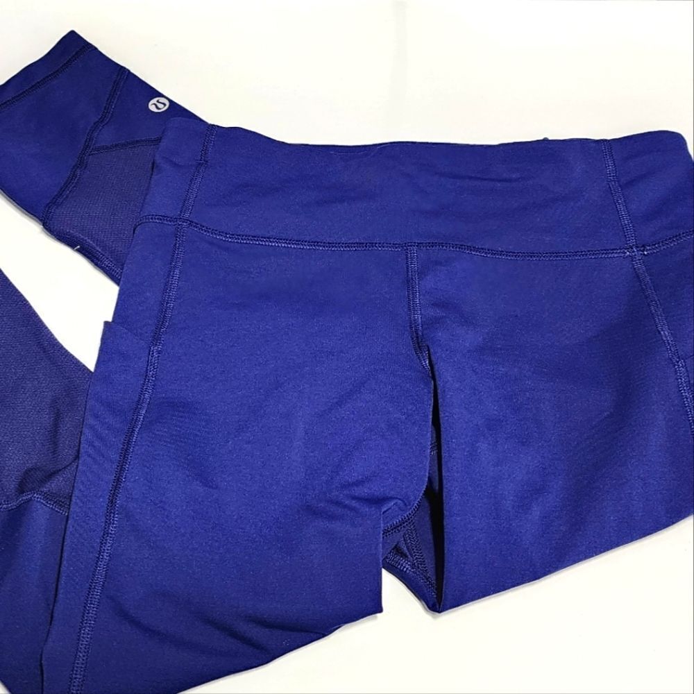 🐢 Lululemon Capri leggings Bright  Blue